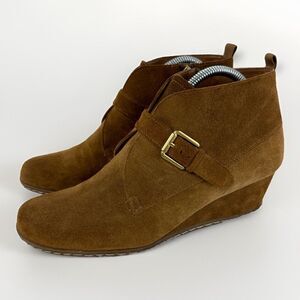 Franco Sarto Women’s Tan Suede Wedge Booties Size 10M. EUC